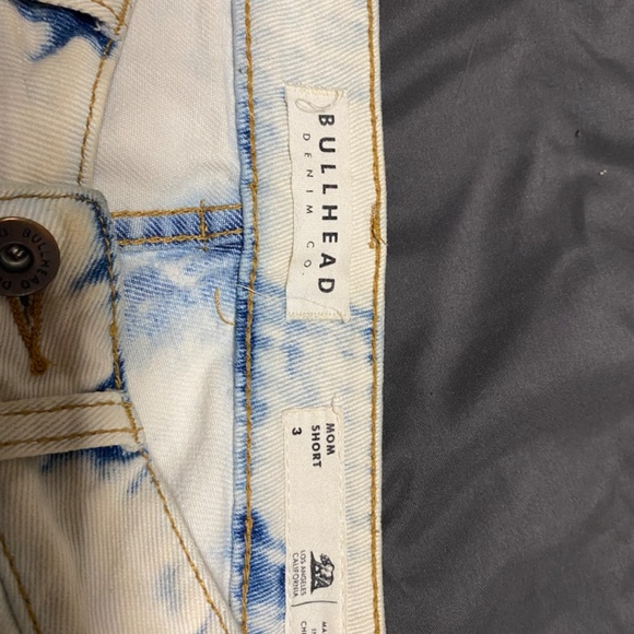Bullhead Distressed Mom Short - Picture 2 of 3